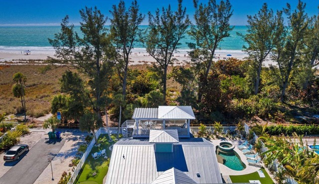 A Perfect Day: Gulf Front! Rooftop Deck, Putt Putt, Pool Spa by Anna Maria Life