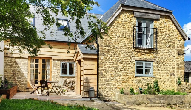 A Perfect Getaway Holiday Home, Impeccably Stylish, Rustic Luxury