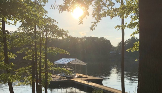 A Perfect Lake Getaway! Large private dock, covered slip, calm creek, game room!