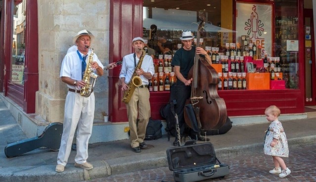 A PERFECT PARISIAN DUPLEX WITH PRIVATE TERRACE AT RUE MOUFFETARD