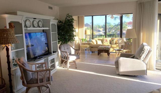 A Perfect vacation spot at THE MOORINGS GOLF AND YACHT CLUB