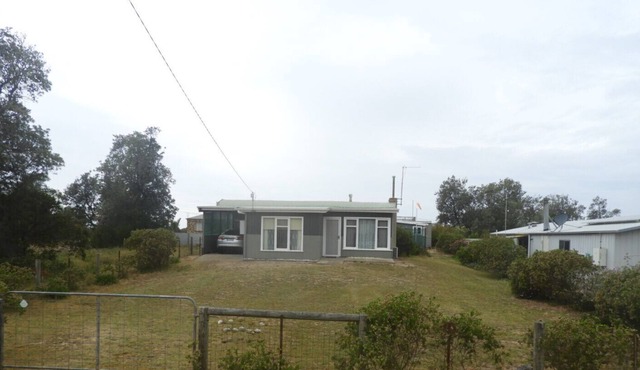 “A PET FRIENDLY HOLIDAY HOME IN PARADISE”