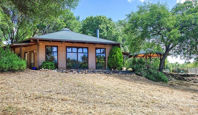 A piece of paradise at this 20 acre hideaway