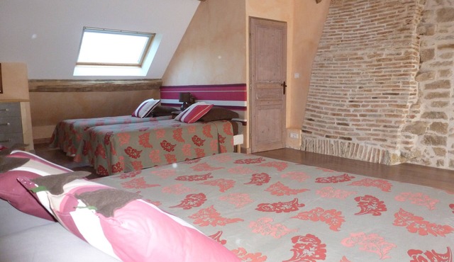 A place to stay in Burgundy Vineyard - Sleeps 7/9 in a former winery