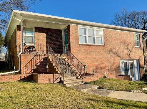 A Place to Escape 5 minutes from Downtown Newly Renovated