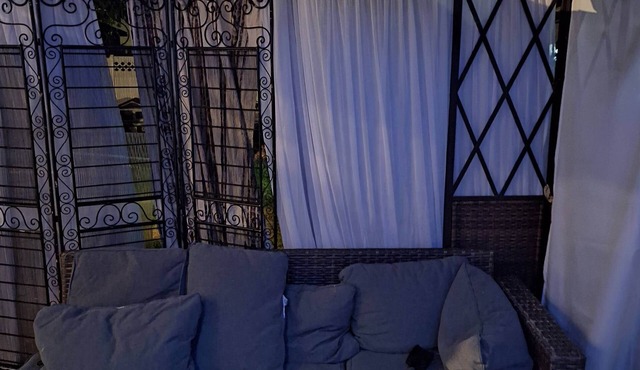 A place where you can unwind and completely be yourself. AC, Wi-Fi and roku