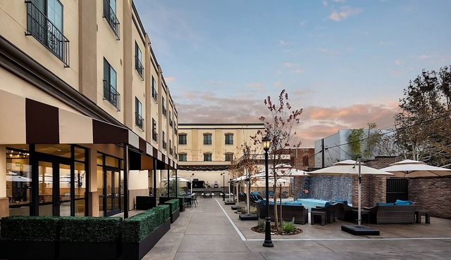 A Place You'll Surely Enjoy! 2 Relaxing Units, Free Parking, Pets Are Welcome!