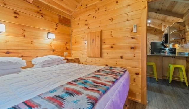 A Place You'll Surely Enjoy! Full Kitchen, Outdoor Swimming Pool, Pets Allowed