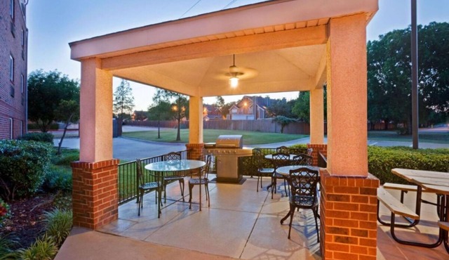 A Place You'll Surely Enjoy! 3 Comfortable Units, Pet-friendly, Full Kitchen!