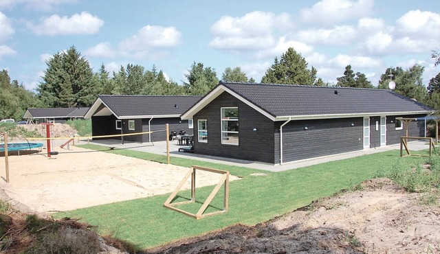 A popular vacation home with eight good bedrooms.