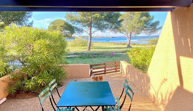 A port Fitou house with direct view of the pond