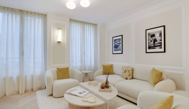 A Prestigious 3-BR/2Ba in Opera