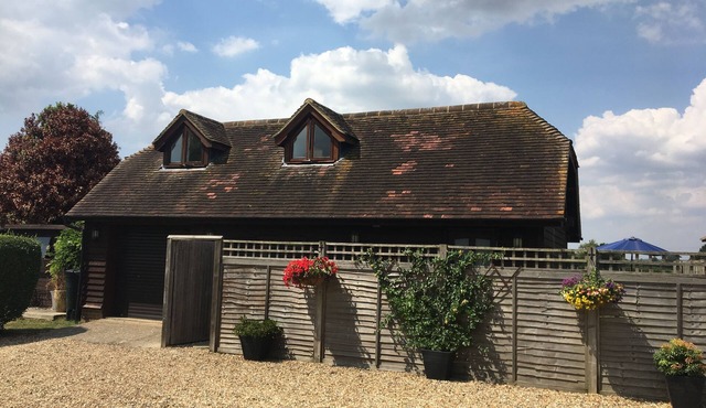 A pretty 4* detached rural holiday cottage in the heart of the Kent countryside