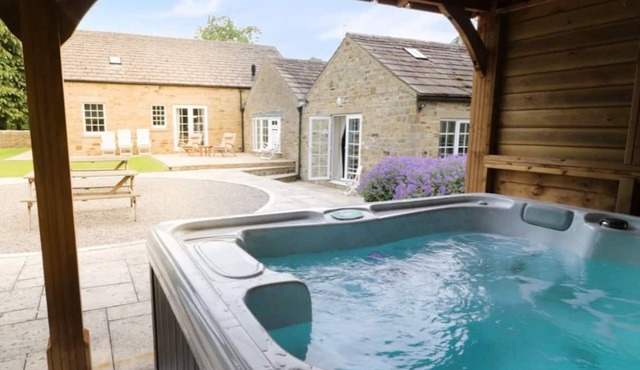 A pretty stone built cottage offering luxury accommodation with sauna & hot tube