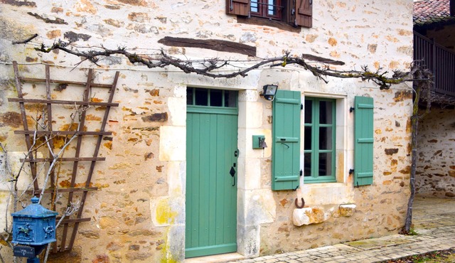 A pretty, well equipped, family and pet friendly gite