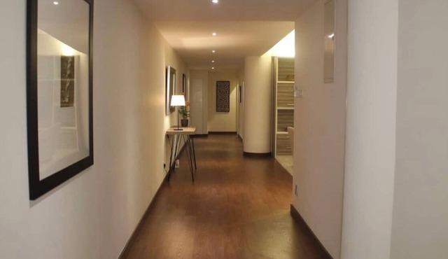 A private 2100sqf luxurious condo with modern furnishing in the heart of city