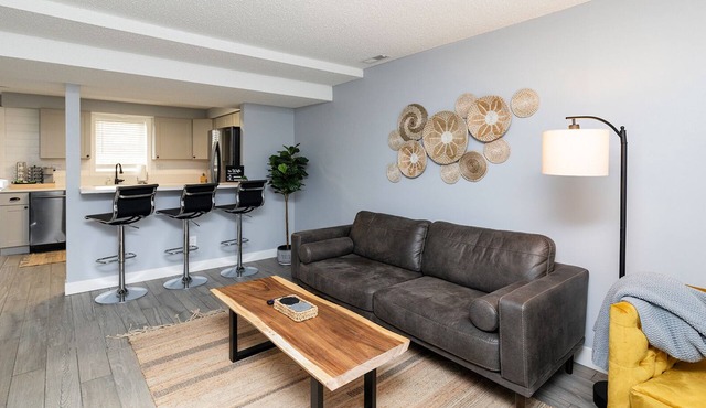 A Private Boho-Modern Stay Minutes to Downtown w/KING Bed and Hidden Nook!