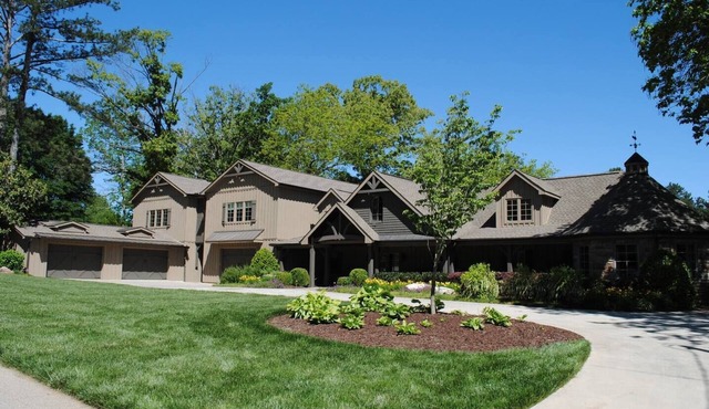 A Private Lakefront Estate Hosting | Reunions | Corporate Retreats