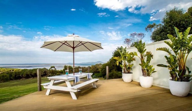 A Promontory View Beach House - August Special 3 nights for price of 2