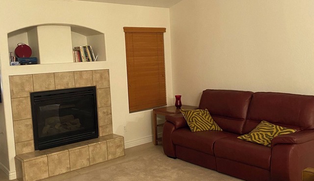 A Putter’s Paradise- Rent 3 or 2 bedrooms with WiFi, AC in fabulous Phoenix