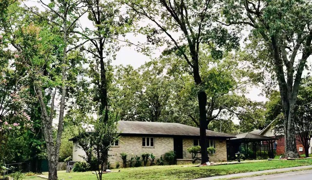 A quaint and peaceful home - perfect for a family getaway close to everything!
