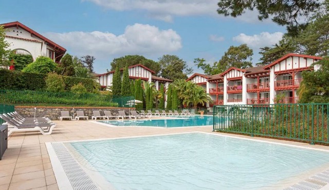 A Quelques pas de St Jean de Luz, Appartement 2 Pièces 5 Personnes Avec Piscine