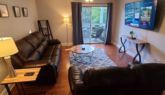 A QUIET CONDO IN ATLANTA w/BALCONY 1king 1 Queen 2 twins 1 Qu Air mattress