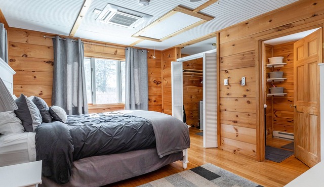 A quiet cottage -The perfect getaway for anyone looking to decompress from life.