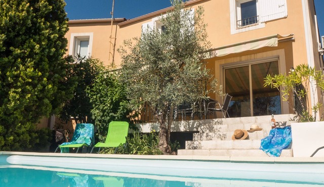 A quiet house private swimming pool and air cond near historical beziers center