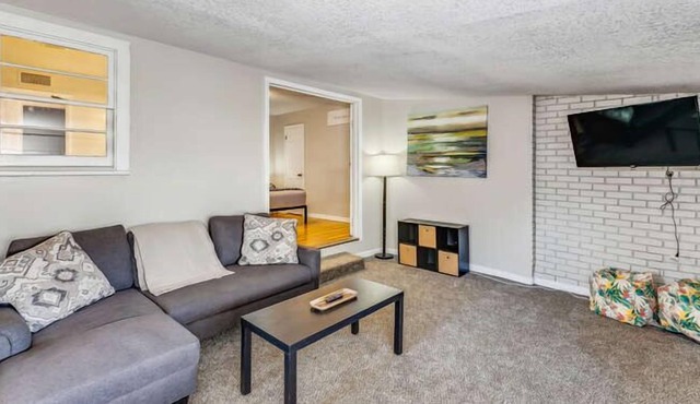 A Quiet Place - 3 BDR 1.5 BTH