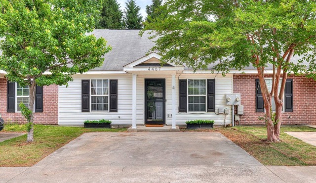 A quiet space perfect for business and medical professionals.