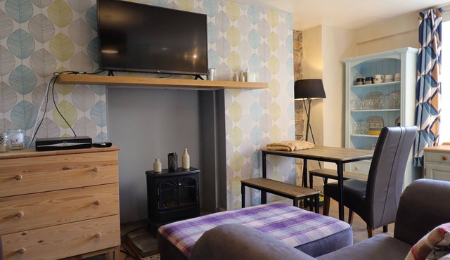 A Quirky 1-bedroom Basement-level Fisherman's Apartment