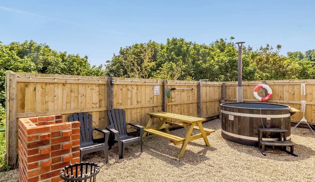 A quirky pod with one double and shower room.