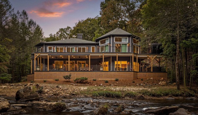 A Rare Holiday Opening at Driftwood Rapids Villa!