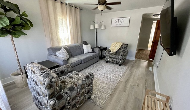 A Ray of Sunshine- A 2 Bedroom Home near The Denny, Downtown, and I-29
