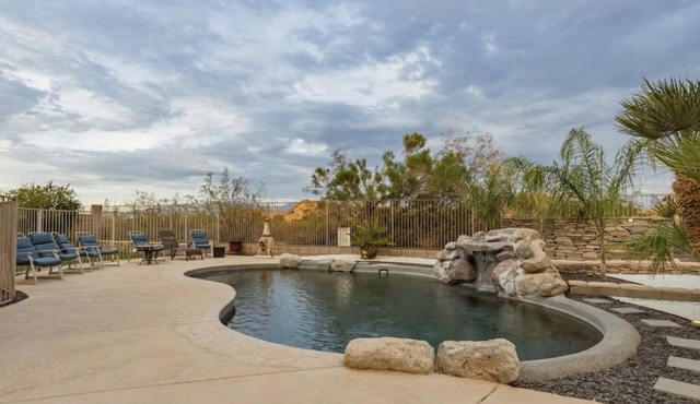 A Real Gem- Your Modern Oasis Awaits! Pool/Indoor Sauna/Work Out Room