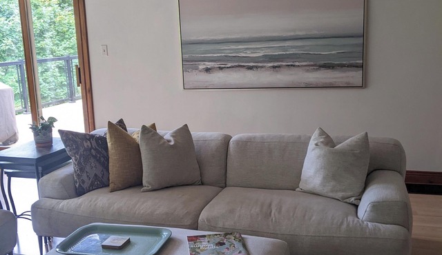 A Retreat Where City Meets Country! Prince Edward County Adjacent in Brighton