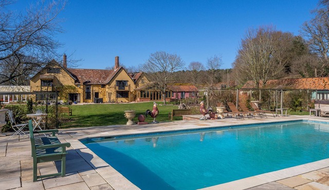 A romantic cottage boasting onsite spa facilities