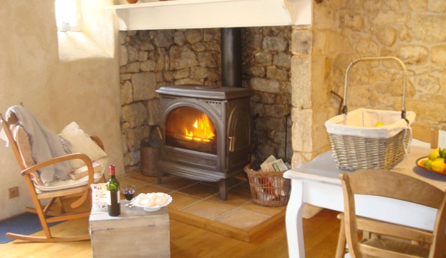 A romantique pittoresque house located inside the fortified walls of Domme.