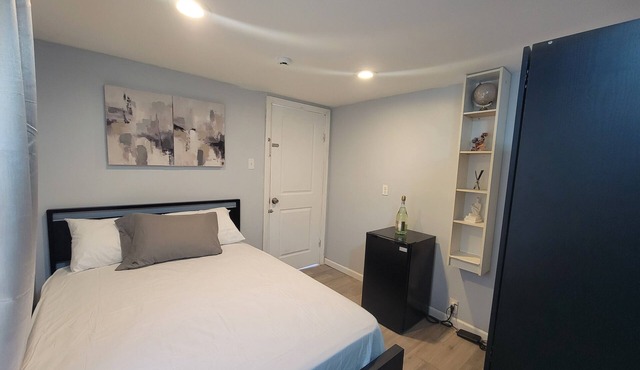 A Room in Newark with Parking