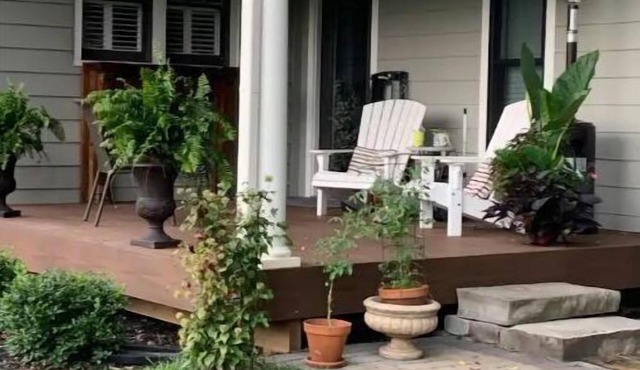 A Room Off Broadway, a prime downtown hideaway