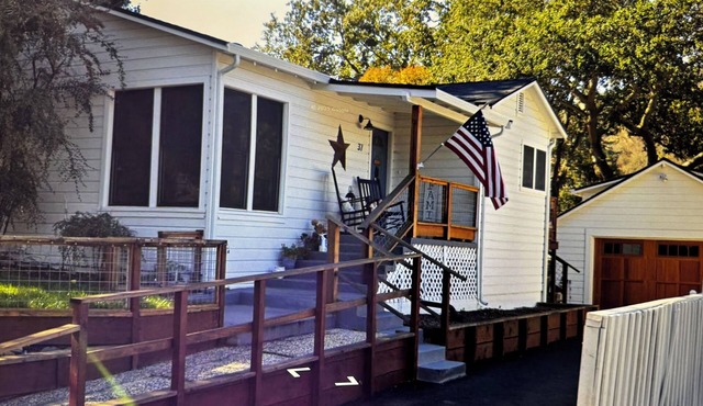 A ROOM WITH A WOOF!nCozy serene house on quiet secluded court in Martinez