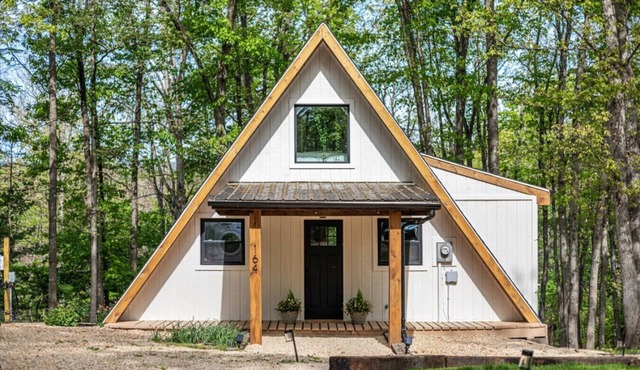 A Rosey A-Frame: Serene Luxury Cabin Near Bryce Resort & Shenandoah Valley