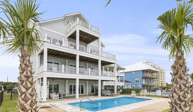 A Salty Kiss, Oceanfront House in Indian Beach, NC!