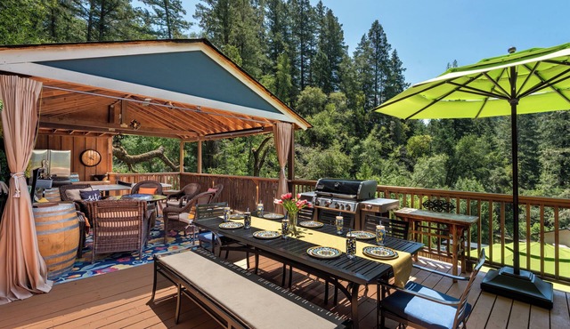 A+ Sauna, Plunge & Jacuzzi - Kayaks, Bikes, Bocce Ball, Game Room & Views!