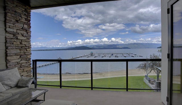 A Scenic Canvas, Lakefront - Seasons at Sandpoint