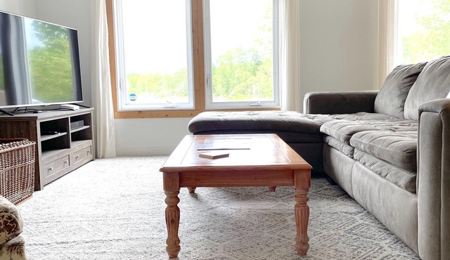 A secluded beachfront retreat for families - pet friendly!