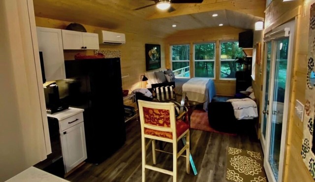A secluded romantic, relaxing, single/couple retreat in central North Carolina!