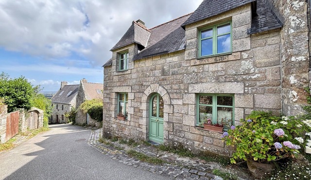 A setting of stone and history