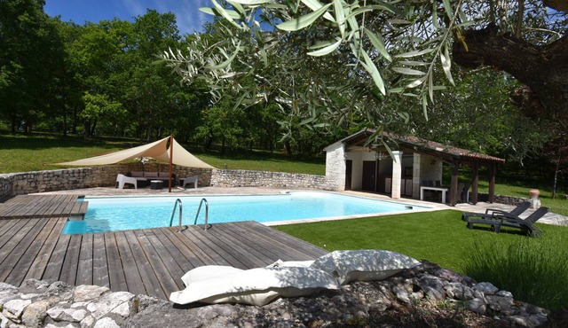 A sheepfold for two with swimming pool in the woods